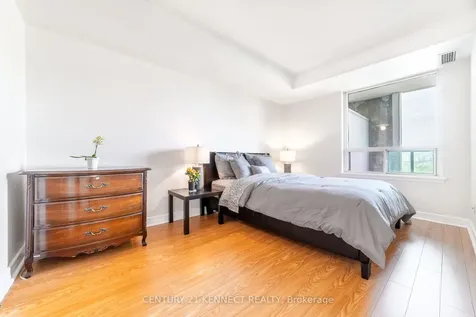 16 Harrison Garden Boulevard Toronto ON M2N 7J6