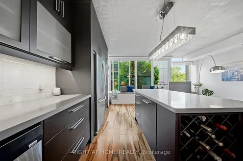 50 Camden Street Toronto ON M5V 3N1