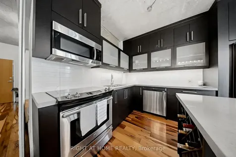 50 Camden Street Toronto ON M5V 3N1