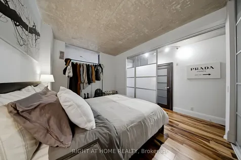 50 Camden Street Toronto ON M5V 3N1