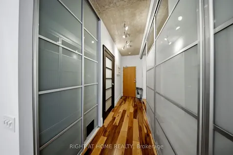 50 Camden Street Toronto ON M5V 3N1