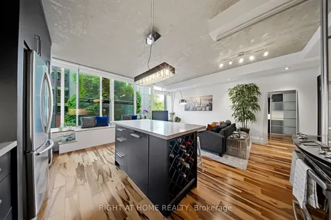 50 Camden Street Toronto ON M5V 3N1