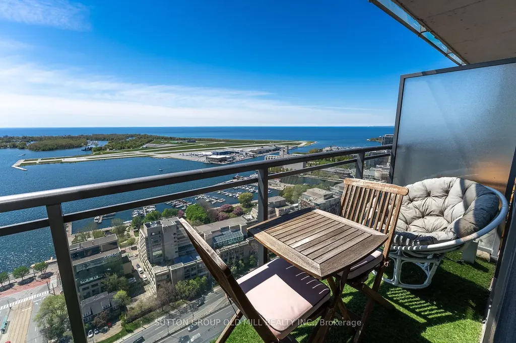 11 Brunel Court Toronto ON M5V 3Y3