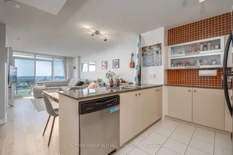 11 Brunel Court Toronto ON M5V 3Y3