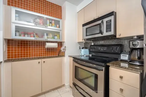 11 Brunel Court Toronto ON M5V 3Y3