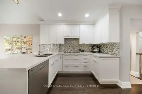 63 Westgate Boulevard Toronto ON M3H 1P1