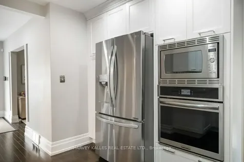 63 Westgate Boulevard Toronto ON M3H 1P1