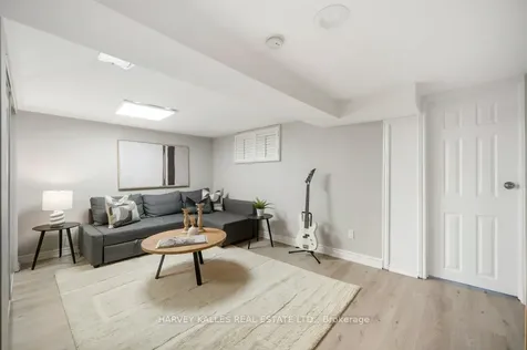63 Westgate Boulevard Toronto ON M3H 1P1