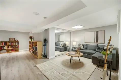 63 Westgate Boulevard Toronto ON M3H 1P1