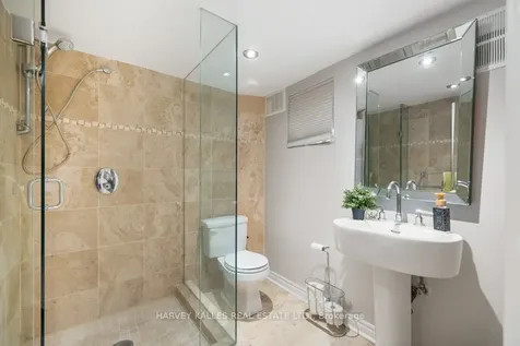 63 Westgate Boulevard Toronto ON M3H 1P1