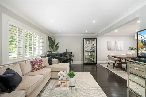 63 Westgate Boulevard Toronto ON M3H 1P1