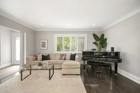 63 Westgate Boulevard Toronto ON M3H 1P1