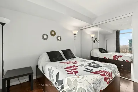 209 Fort York Boulevard Toronto ON M5V 4A1