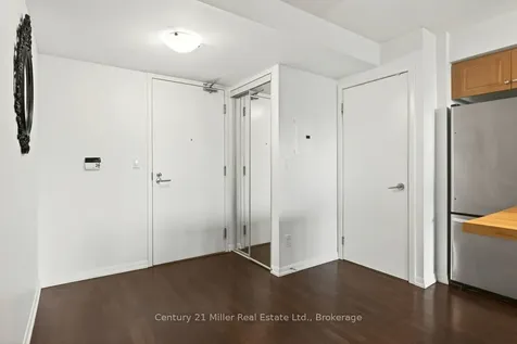 209 Fort York Boulevard Toronto ON M5V 4A1