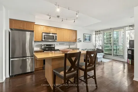 209 Fort York Boulevard Toronto ON M5V 4A1