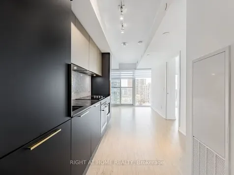 85 Wood Street Toronto ON M4Y 0E8