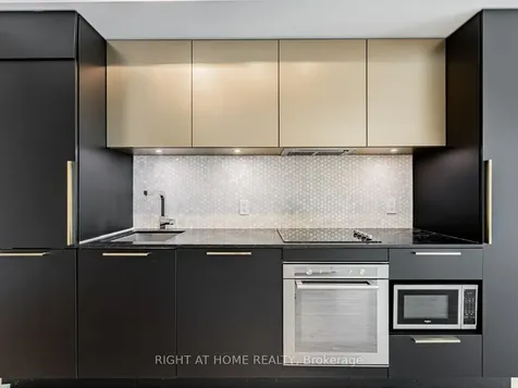 85 Wood Street Toronto ON M4Y 0E8
