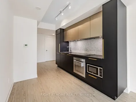 85 Wood Street Toronto ON M4Y 0E8