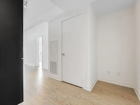 85 Wood Street Toronto ON M4Y 0E8