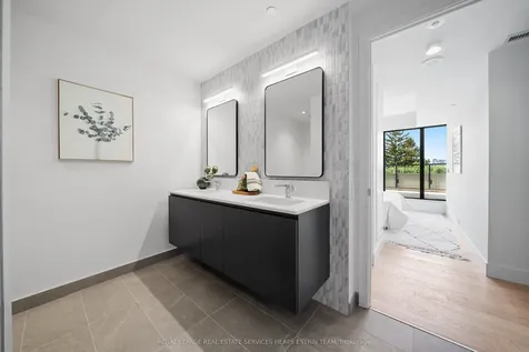 1414 Bayview Avenue Toronto ON M4G 0E2