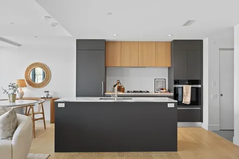 1414 Bayview Avenue Toronto ON M4G 0E2