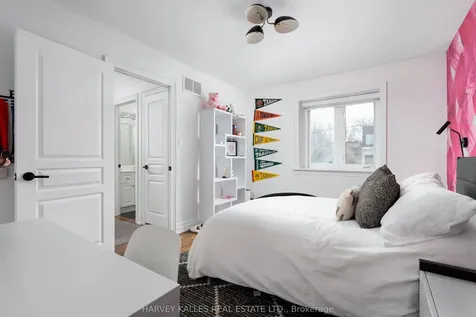 57 Burncrest Drive Toronto ON M5M 2Z4