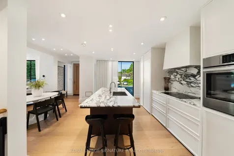186 Humewood Drive Toronto ON M6C 2W9