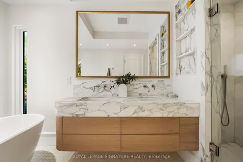 186 Humewood Drive Toronto ON M6C 2W9