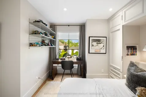 186 Humewood Drive Toronto ON M6C 2W9