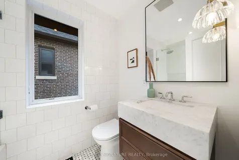 186 Humewood Drive Toronto ON M6C 2W9