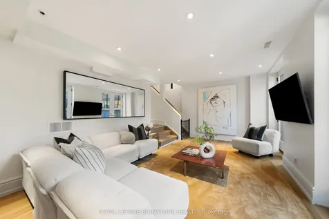 186 Humewood Drive Toronto ON M6C 2W9