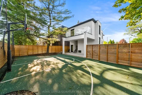 186 Humewood Drive Toronto ON M6C 2W9
