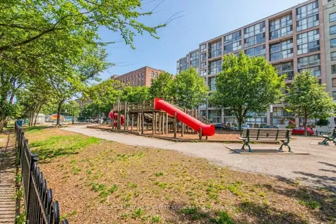 222 The Esplanade N/a Toronto ON M5A 4M8