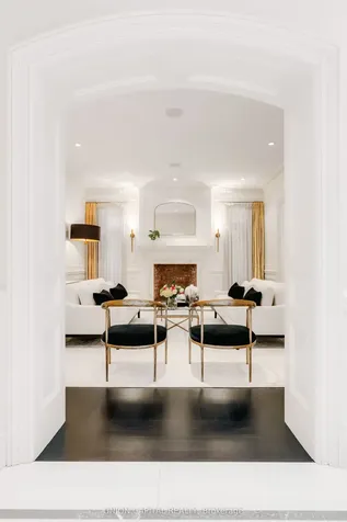 45 Gordon Road Toronto ON M2P 1E2