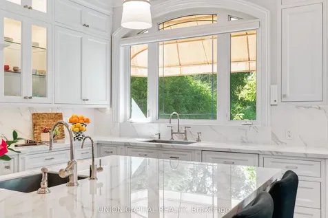 45 Gordon Road Toronto ON M2P 1E2