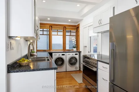 311 St Clair Avenue E Toronto ON M4T 1P3