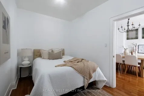 311 St Clair Avenue E Toronto ON M4T 1P3
