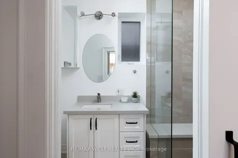 311 St Clair Avenue E Toronto ON M4T 1P3
