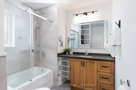 311 St Clair Avenue E Toronto ON M4T 1P3