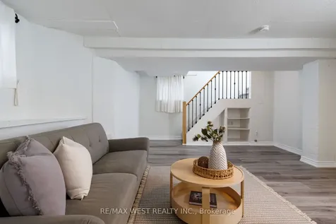 311 St Clair Avenue E Toronto ON M4T 1P3
