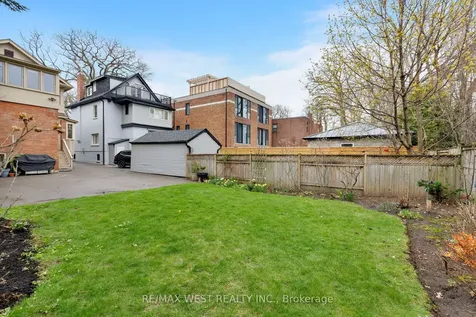 311 St Clair Avenue E Toronto ON M4T 1P3