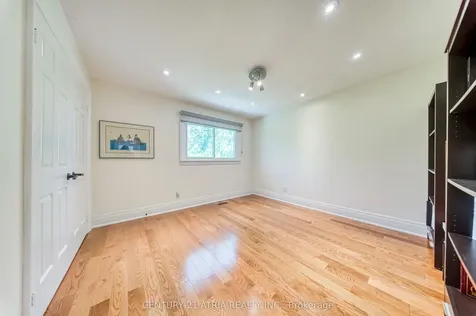 474 Hidden Trail N/a Toronto ON M2R 3R8