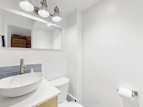225 Howland Avenue Toronto ON M5R 3B7