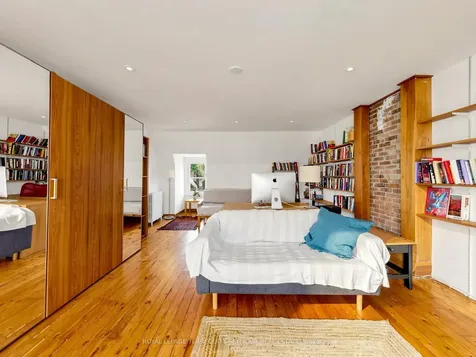 225 Howland Avenue Toronto ON M5R 3B7