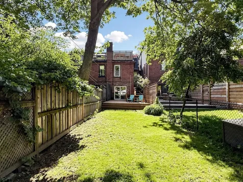 225 Howland Avenue Toronto ON M5R 3B7