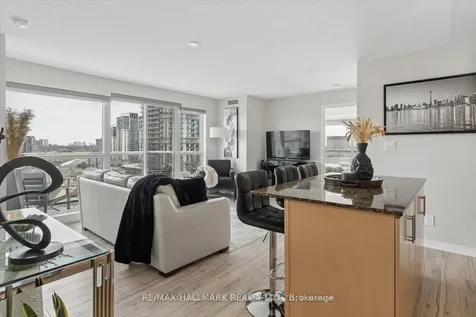 30 Herons Hill Way Toronto ON M2J 0A7