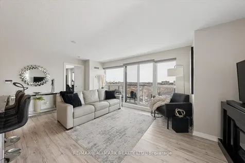 30 Herons Hill Way Toronto ON M2J 0A7