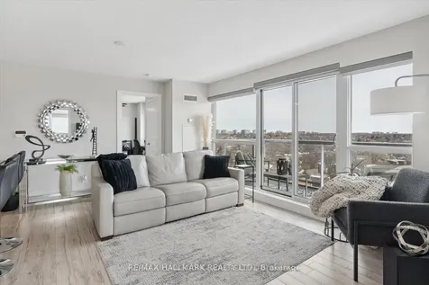 30 Herons Hill Way Toronto ON M2J 0A7