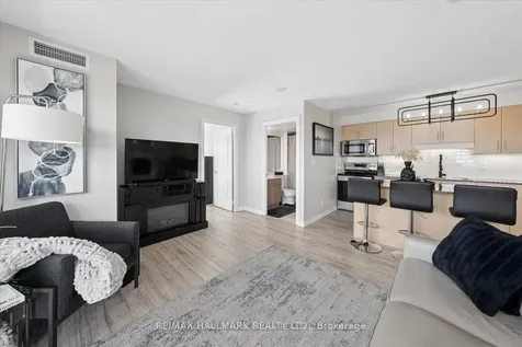 30 Herons Hill Way Toronto ON M2J 0A7