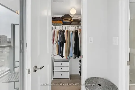 30 Herons Hill Way Toronto ON M2J 0A7